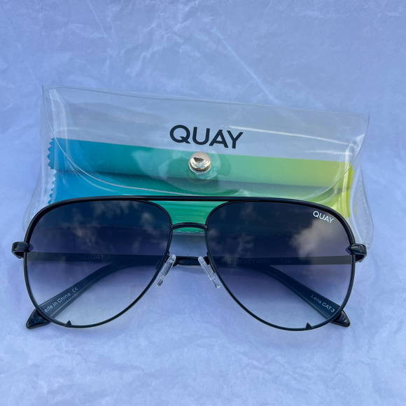 Quay Australia Accessories - Quay Australia High Key Mini Sunglasses Black Fade Aviators SKU:Q05